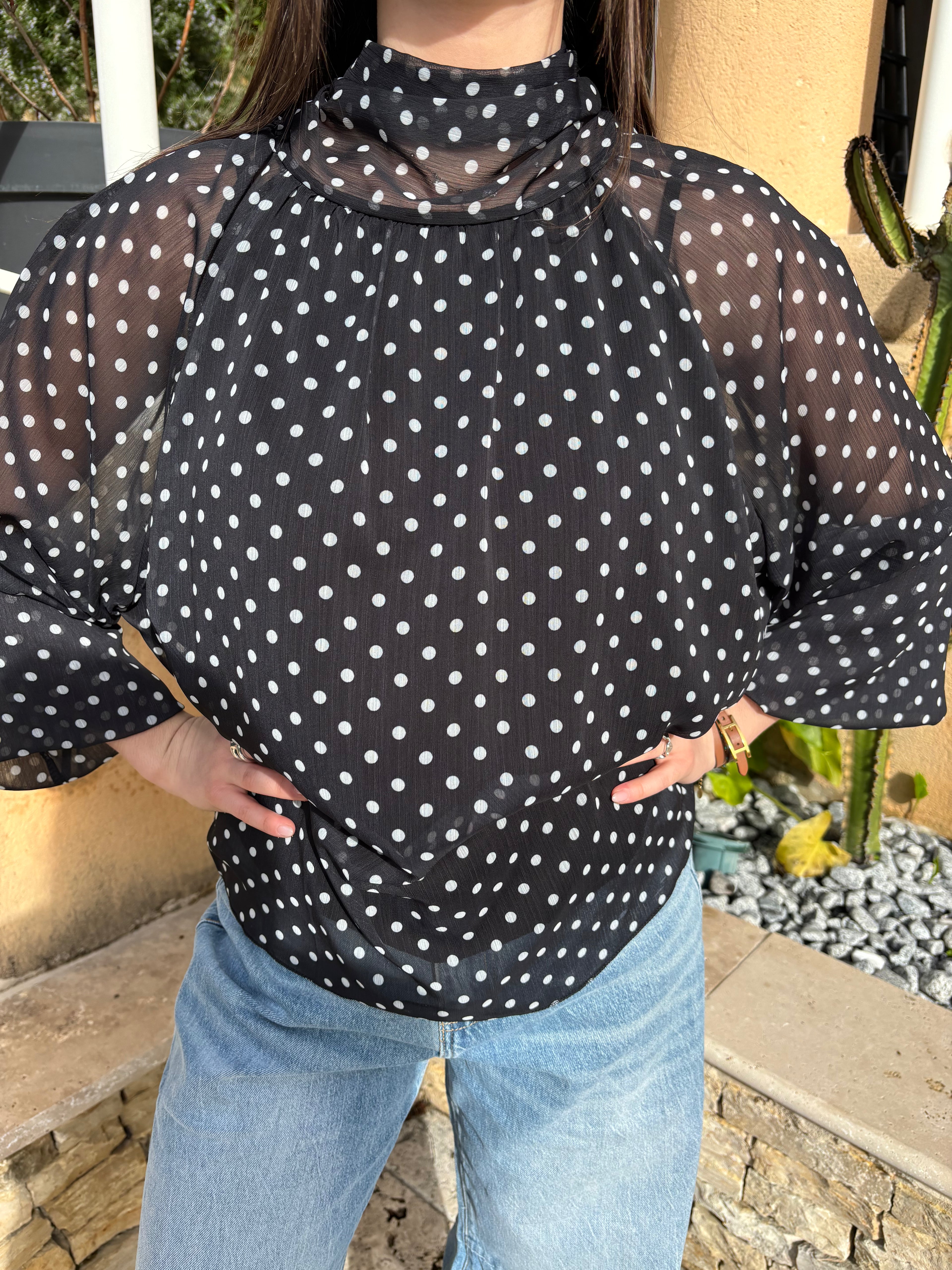 Blouse à pois noir