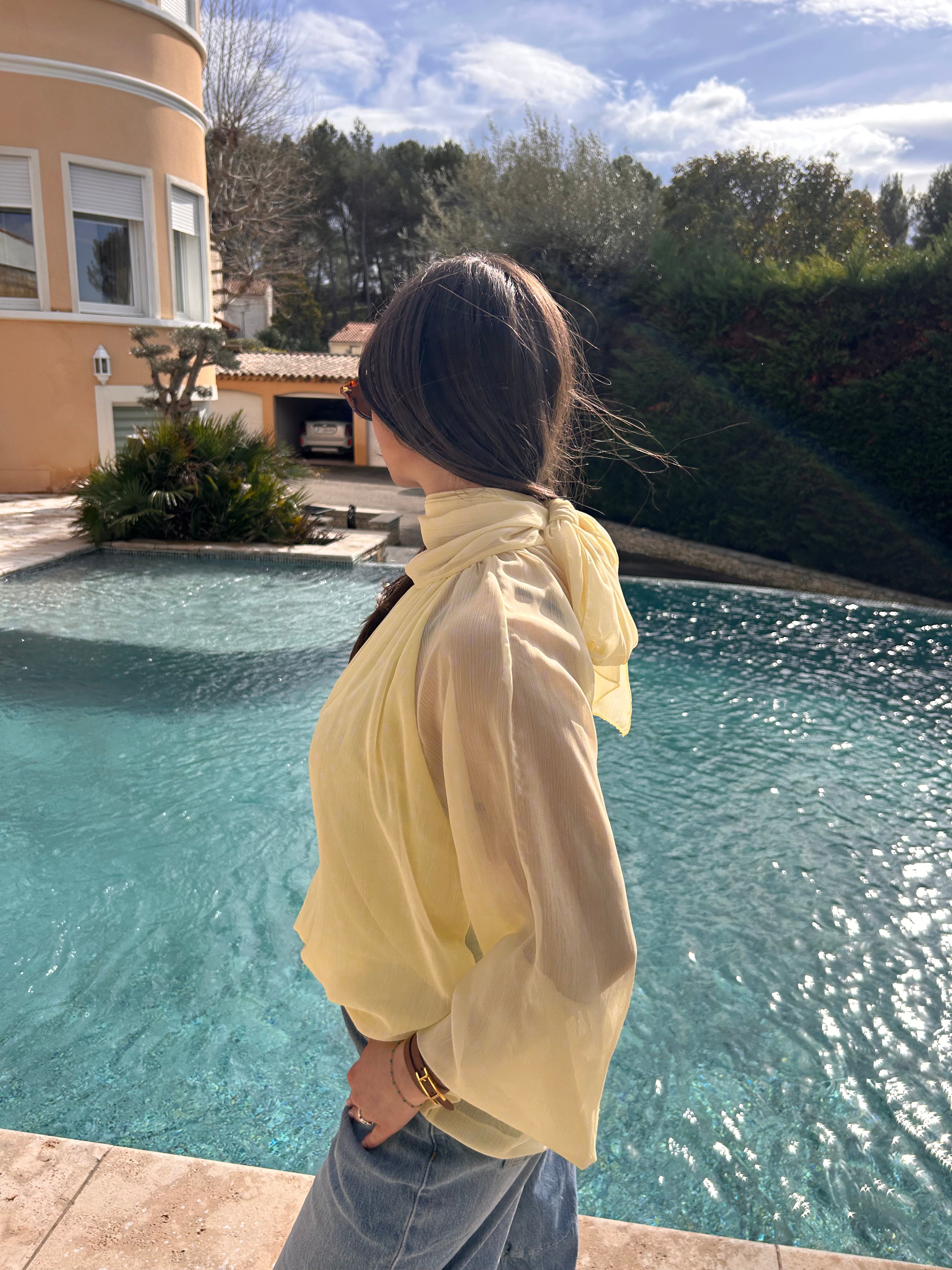 Blouse à pois jaune