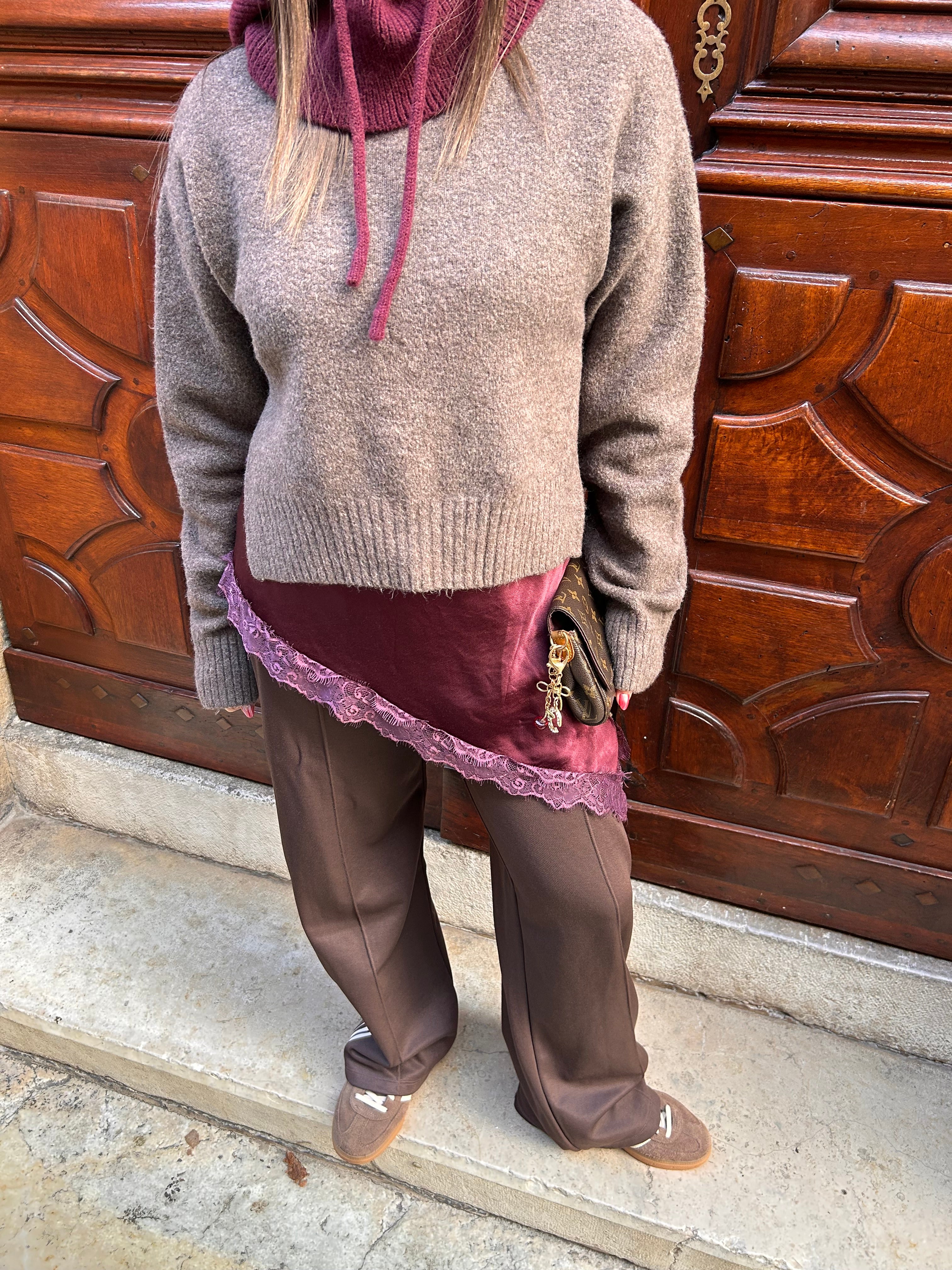 Haut satiné bordeaux